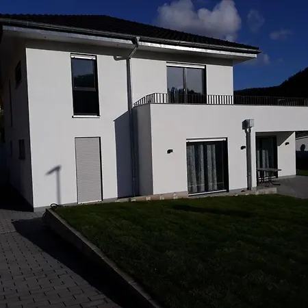 Semesterbostad Haus Edith Modern Retreat Lug